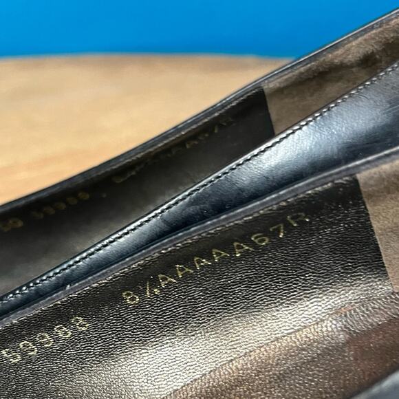 Salvatore Ferragamo Black Leather Pump Metallic Heel Size 8.5 Narrow - Picture 5 of 13